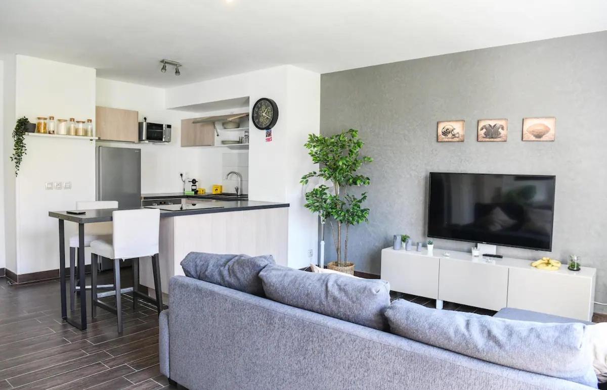 Superbe Appartement Avec Terrasse, Piscine & Parking Prive A Marsylia Zewnętrze zdjęcie